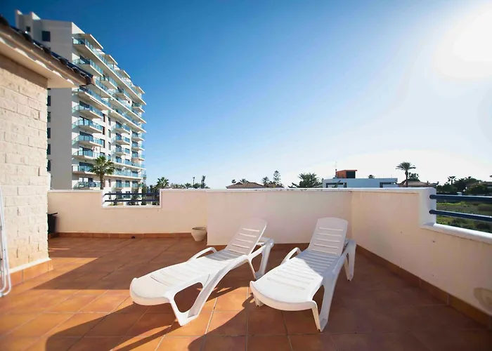 With Private Garden 200m From The Sea Feriehus