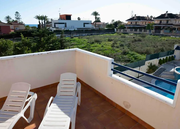 Feriehus With Private Garden 200m From The Sea Torrevieja