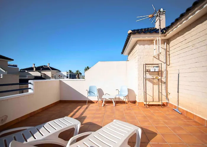 Feriehus With Private Garden 200m From The Sea Torrevieja