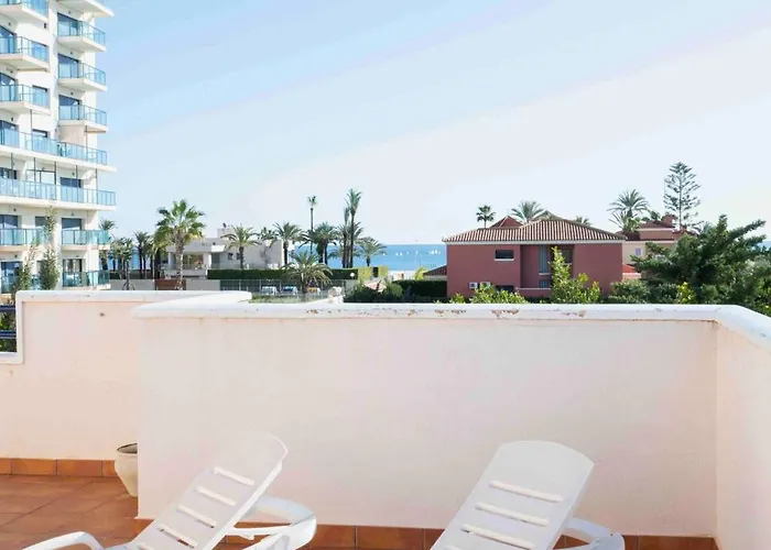 Feriehus With Private Garden 200m From The Sea *