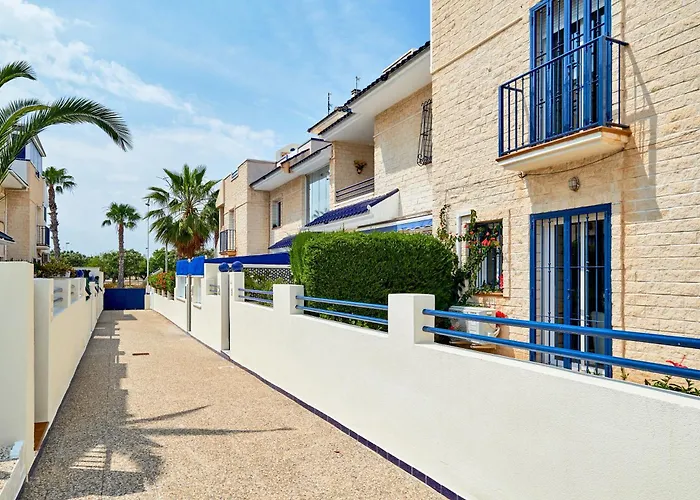 With Private Garden 200m From The Sea Feriehus Torrevieja